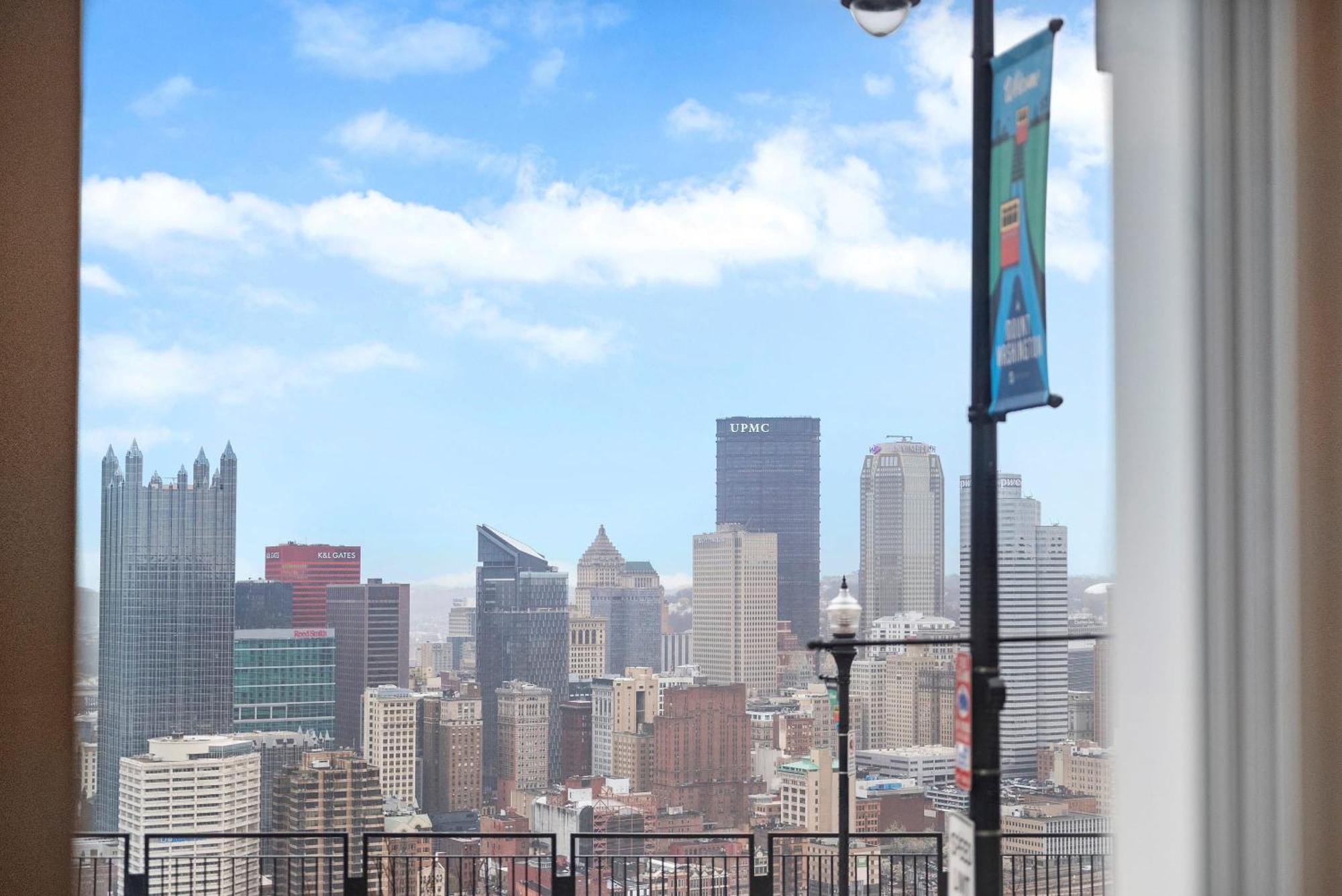Charming Studio-Panoramic View-Your Pittsburgh Sanctuary Appartement Buitenkant foto