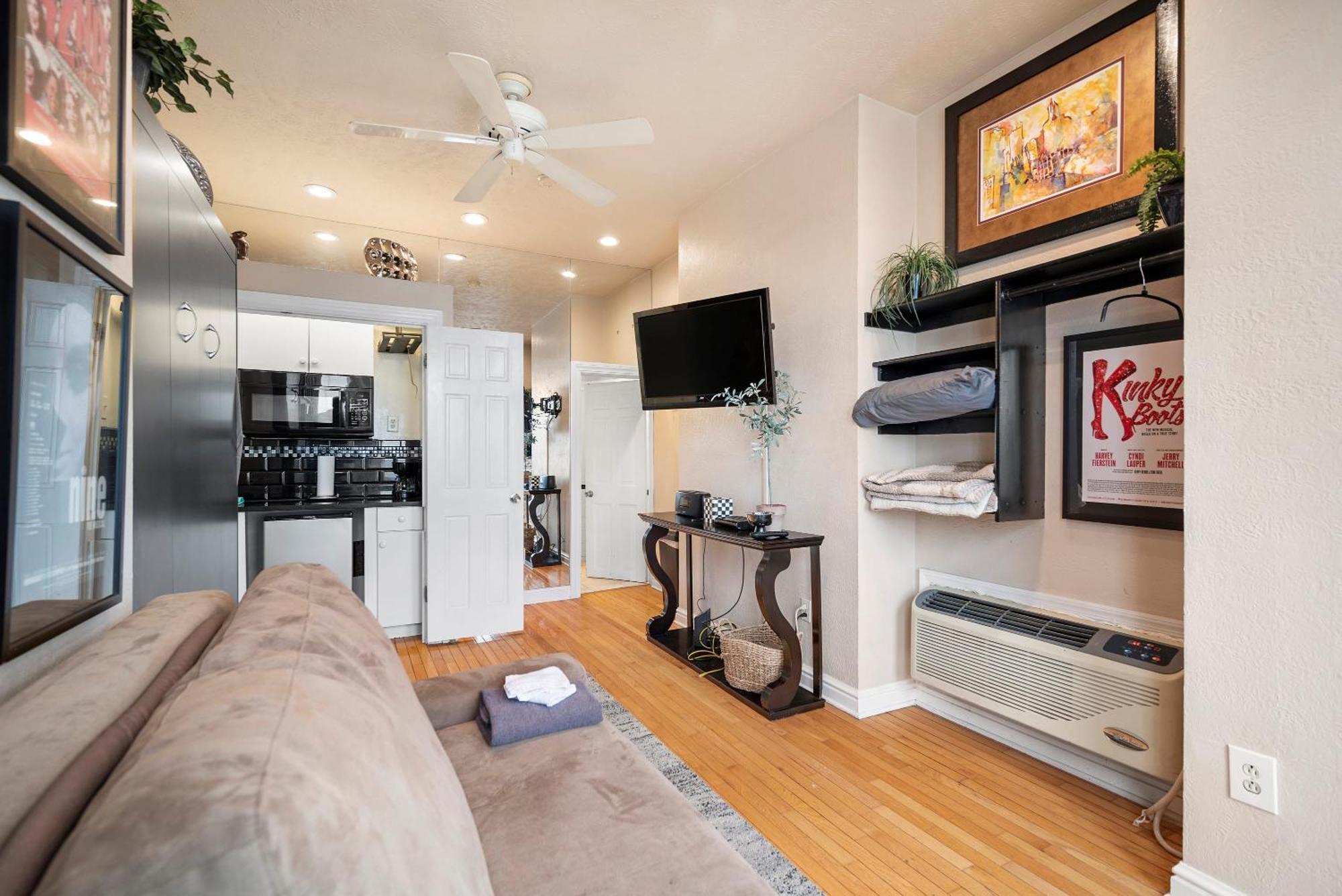 Charming Studio-Panoramic View-Your Pittsburgh Sanctuary Appartement Buitenkant foto