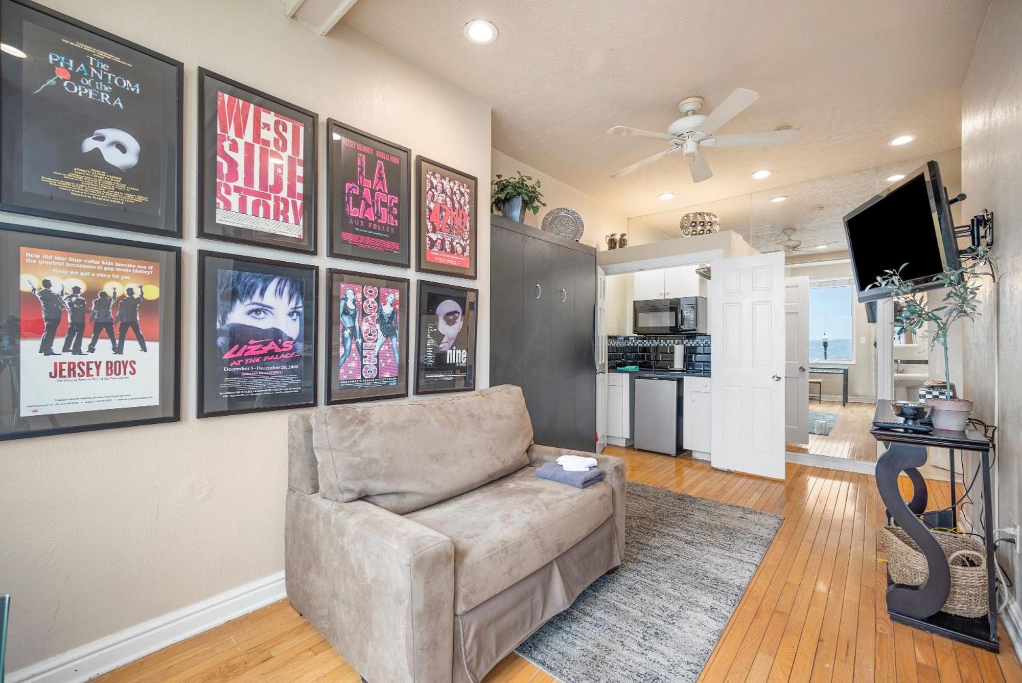 Charming Studio-Panoramic View-Your Pittsburgh Sanctuary Appartement Buitenkant foto